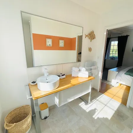 Ferme Les Chapelles Bed & Breakfast Carentan-les-Marais