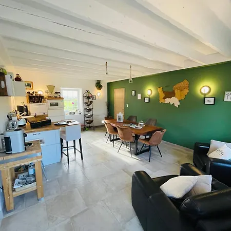 Ferme Les Chapelles Bed & Breakfast