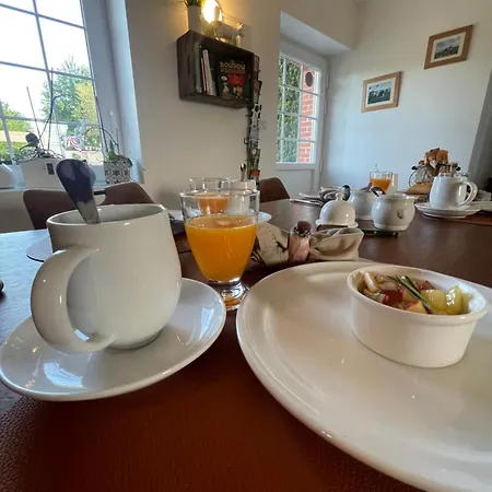 فندق مبيت وإفطار Ferme Les Chapelles Utah Carentan-les-Marais